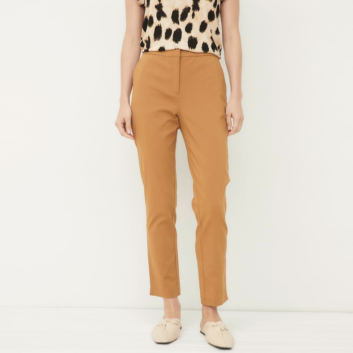 UNIVERSITY CLUB - Pantalón Slim Tiro Medio Mujer University Club