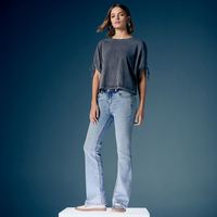 Jeans Flare Tiro Medio Mujer