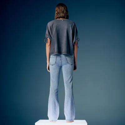 Imagen 2 del producto Jeans Flare Tiro Medio Mujer