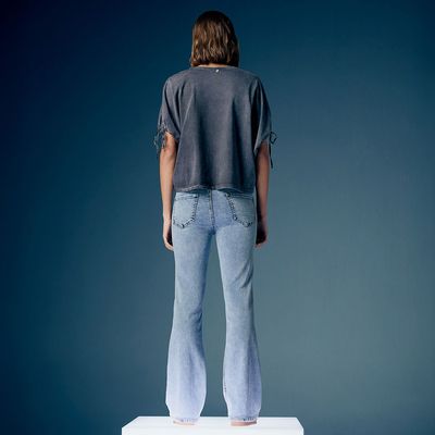 Imagen 2 del producto Jeans Flare Tiro Medio Mujer