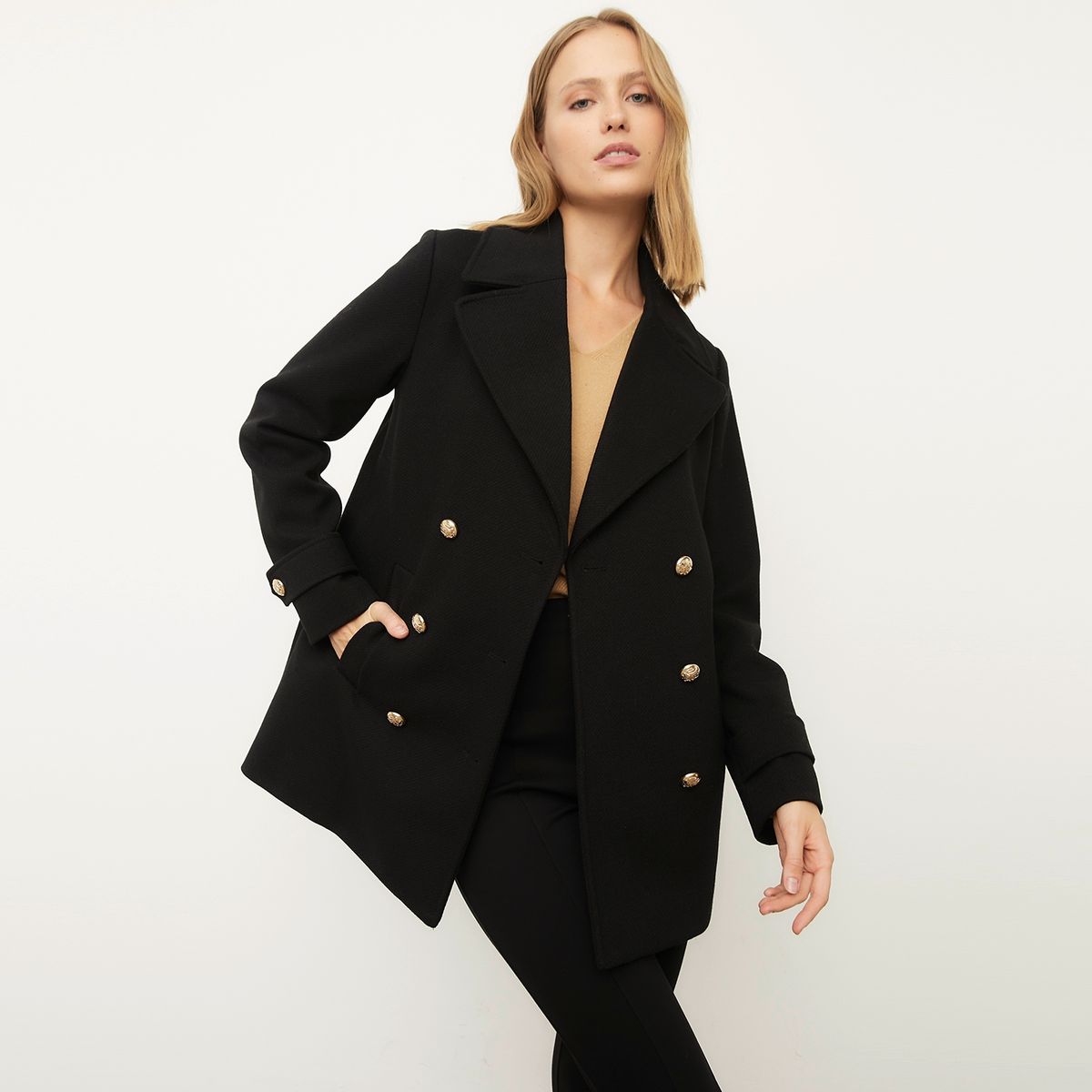 BASEMENT - Abrigo  Mujer Basement