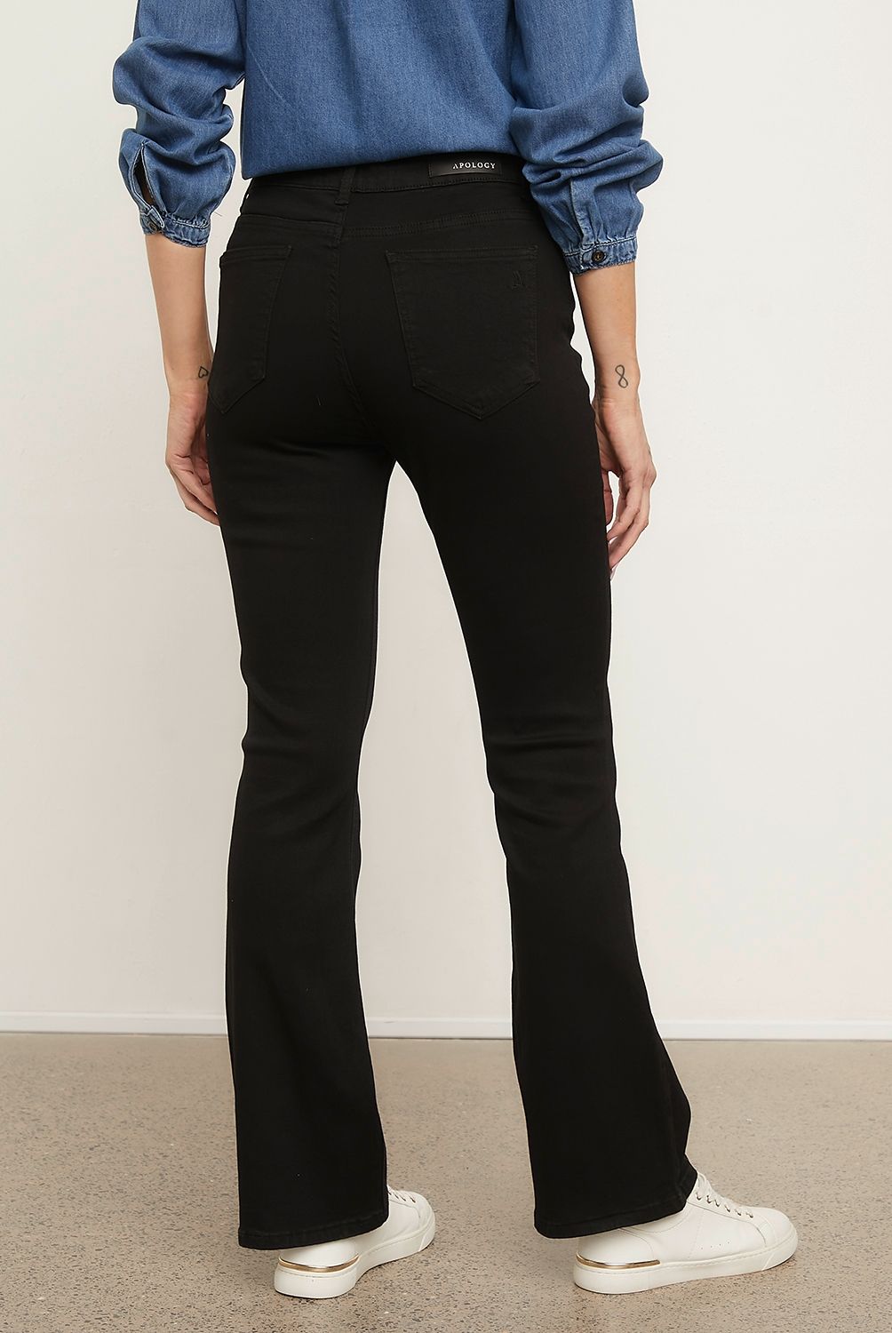 APOLOGY - Jeans Flare Tiro Medio Apology Mujer Denim Urbano