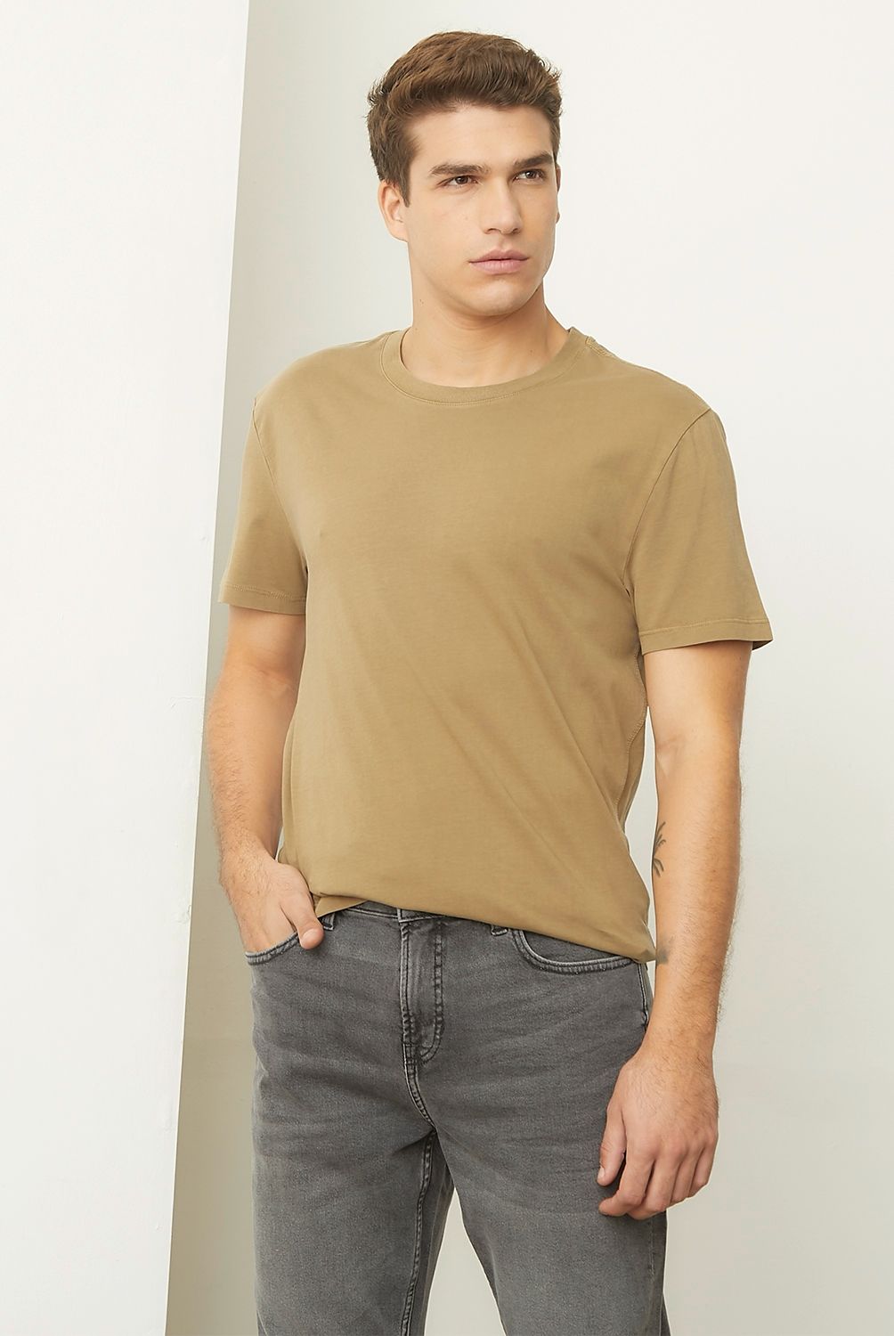 BASEMENT - Polera Manga Corta Cuello Redondo Basement Algodón Hombre