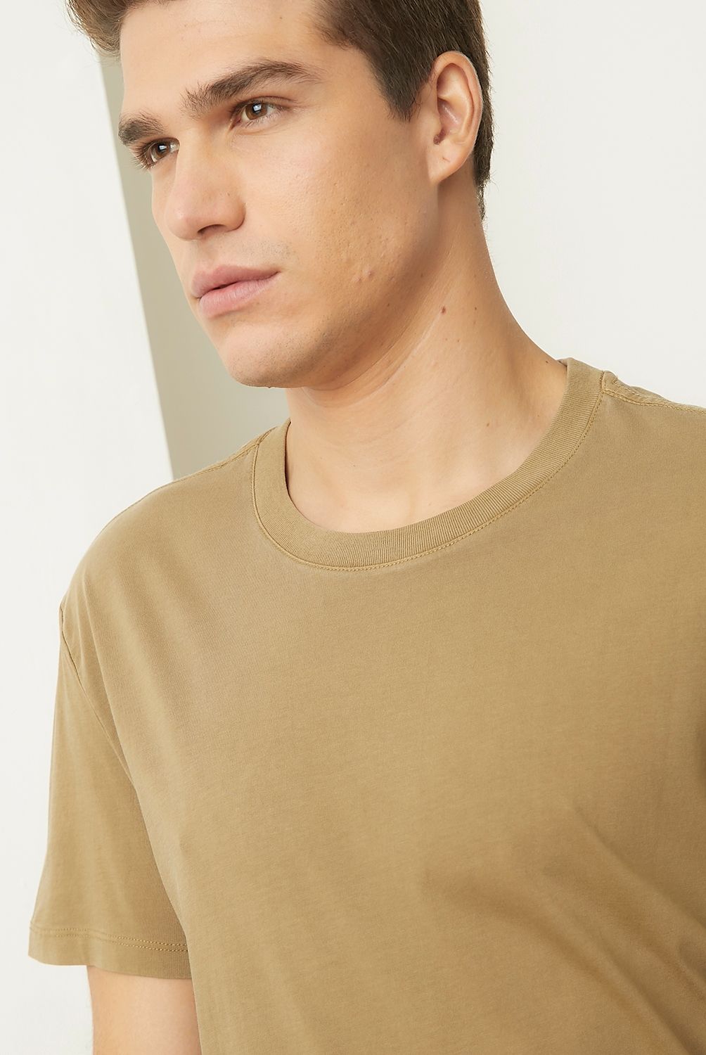 BASEMENT - Polera Manga Corta Cuello Redondo Basement Algodón Hombre