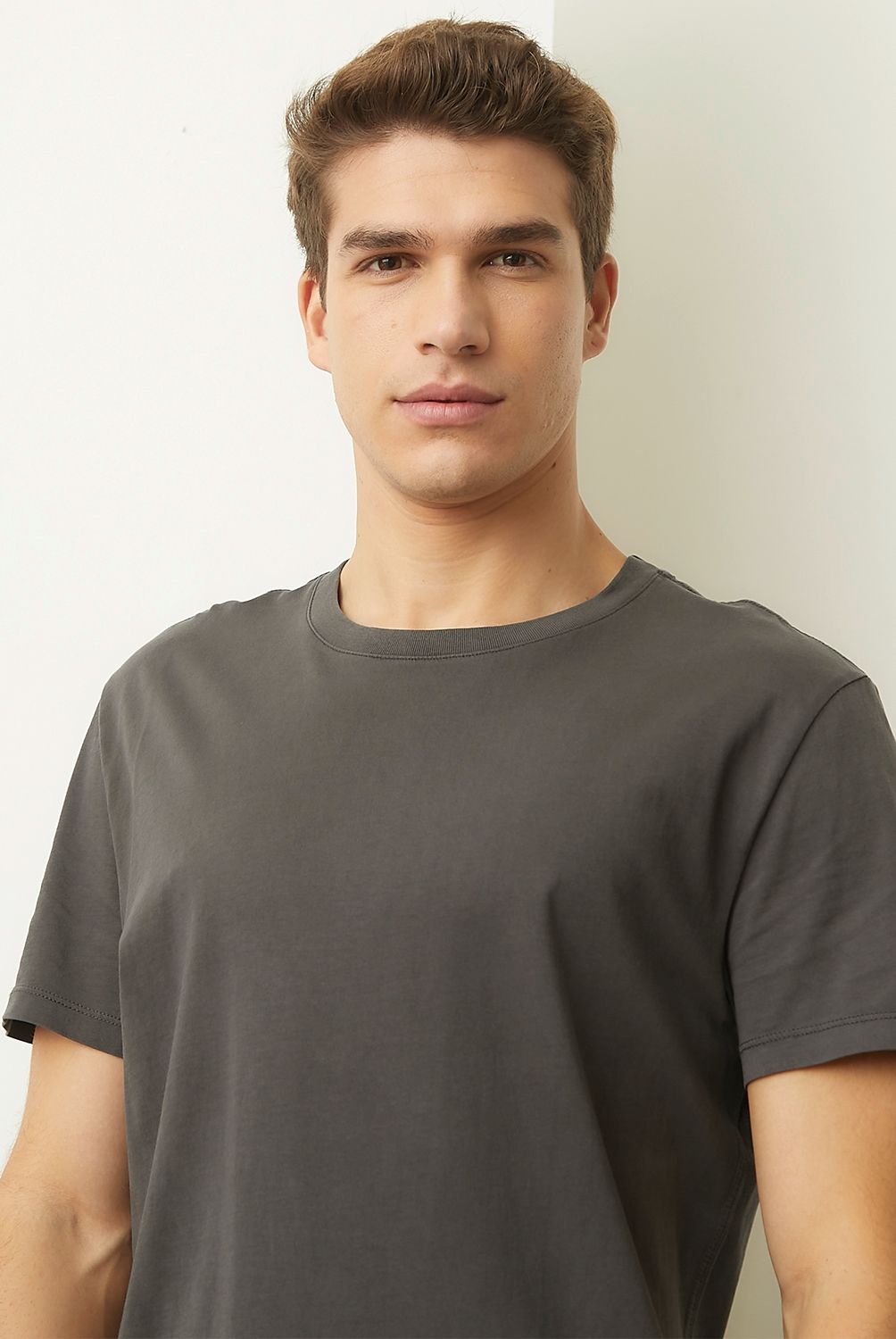 BASEMENT - Polera Manga Corta Cuello Redondo Basement Algodón Hombre