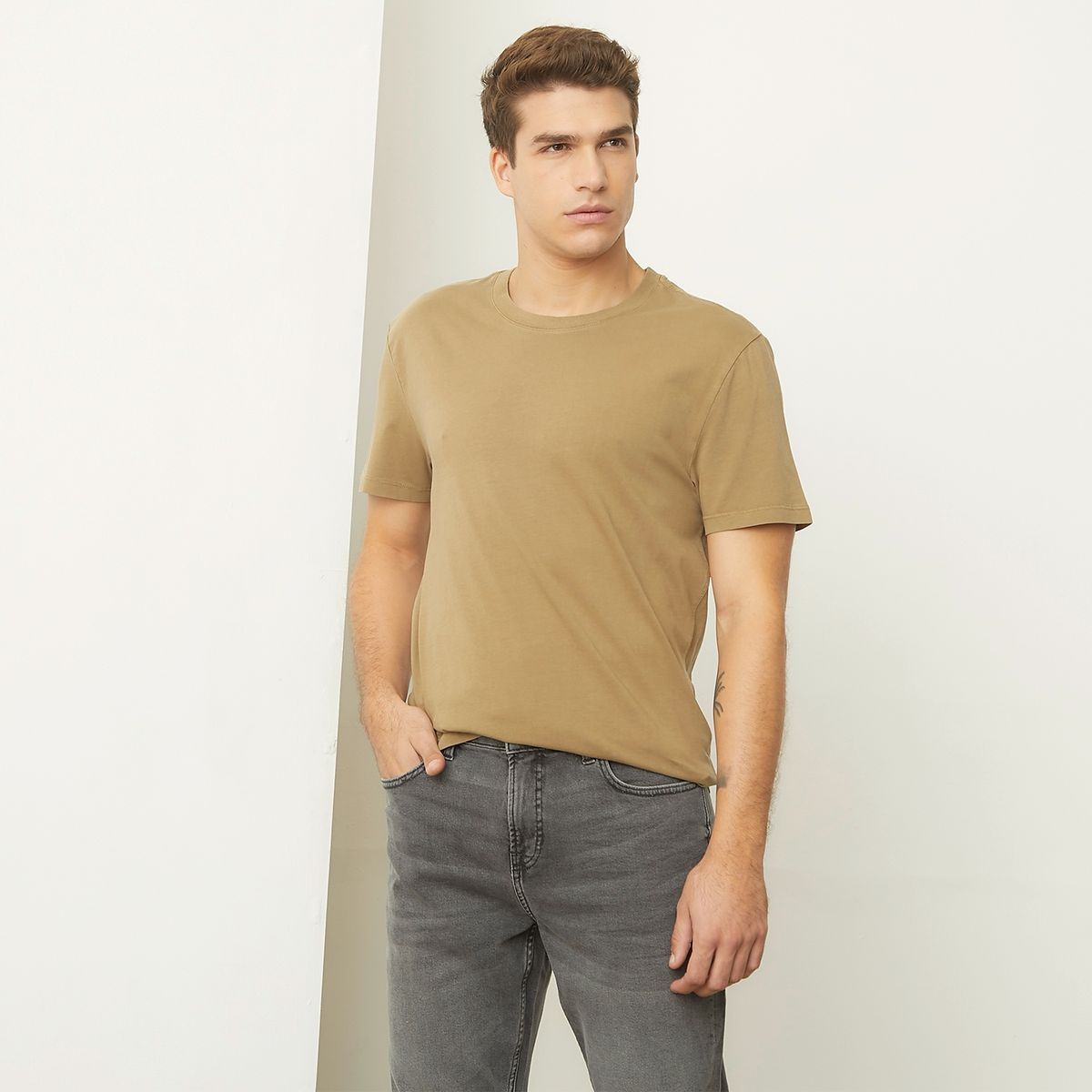 BASEMENT - Polera Manga Corta Cuello Redondo Basement Algodón Hombre