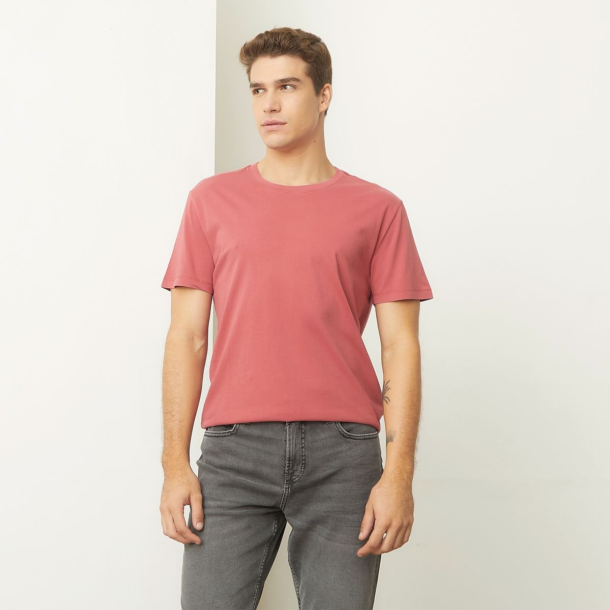 BASEMENT - Polera Manga Corta Cuello Redondo Basement Algodón Hombre