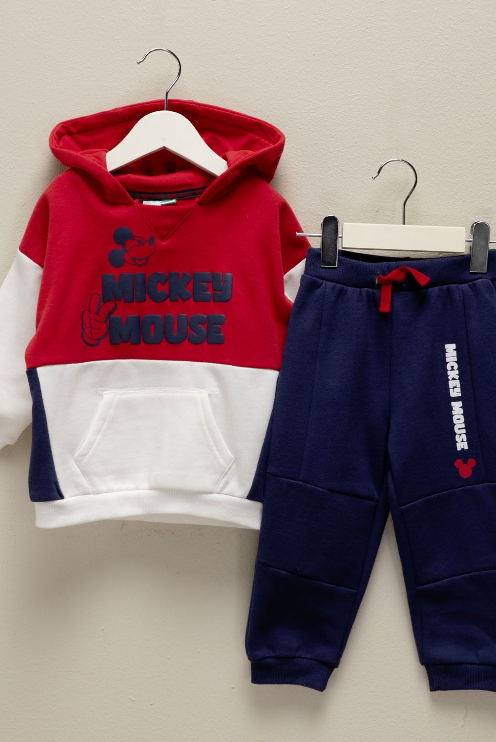 STD CHARACTERS - Conjunto Pantalón de Buzo Más Poleron Bebé Niño Std Characters