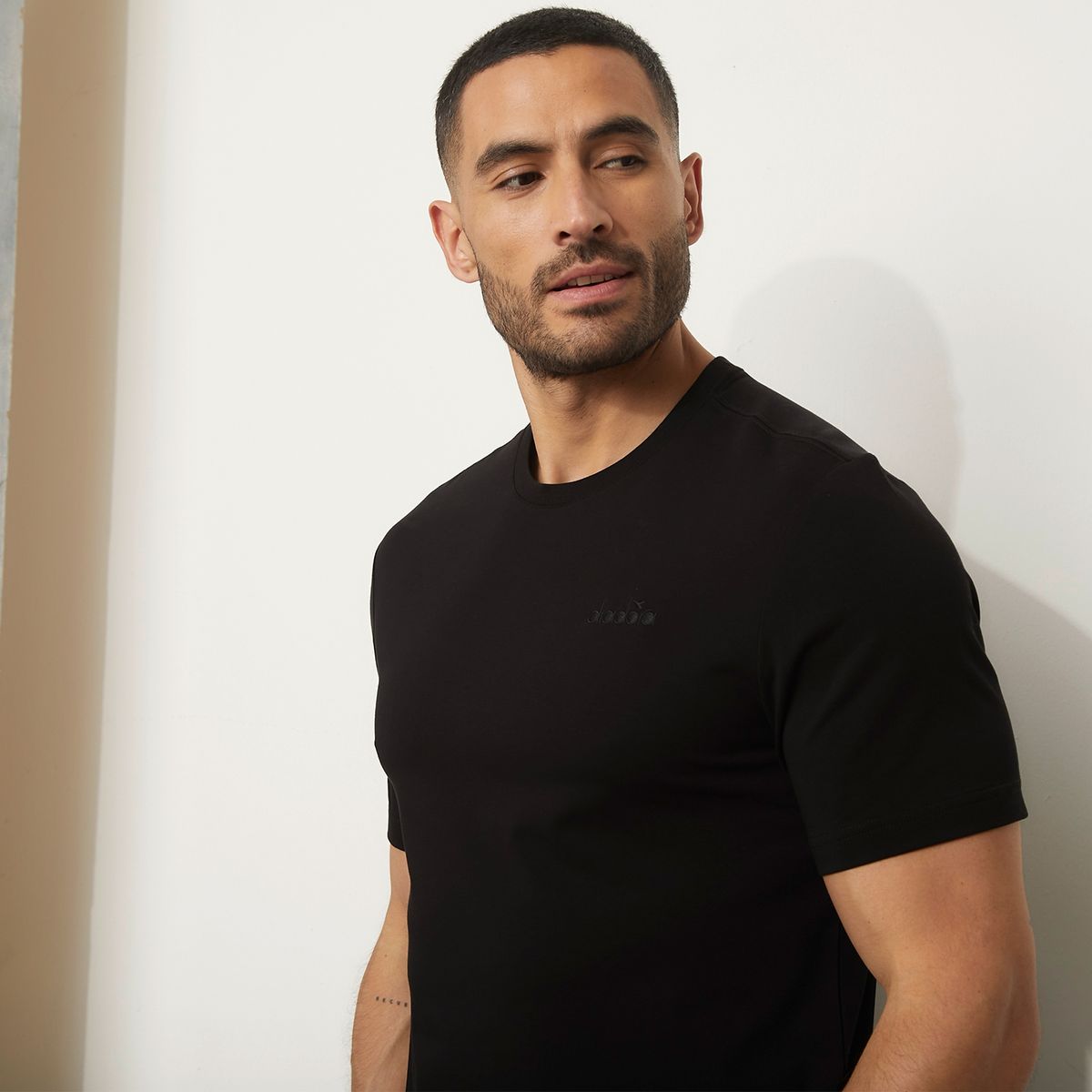 DIADORA - Polera Deportiva Manga Corta Hombre Diadora