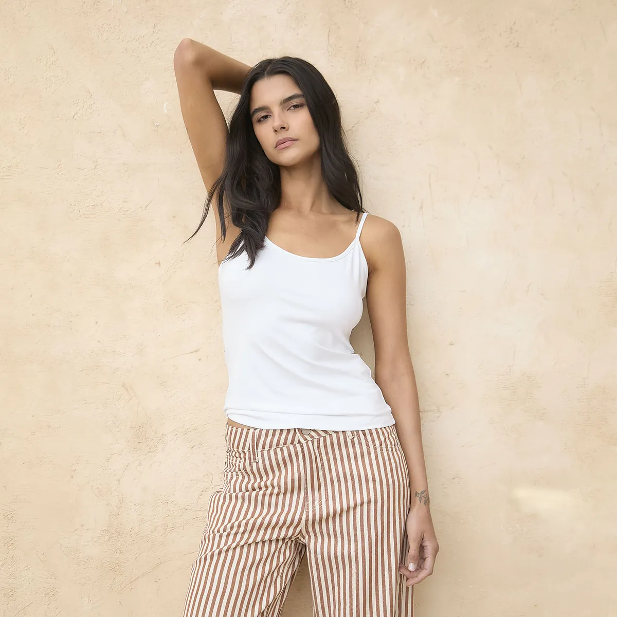 BASEMENT - Polera Sin Mangas Basement Mujer