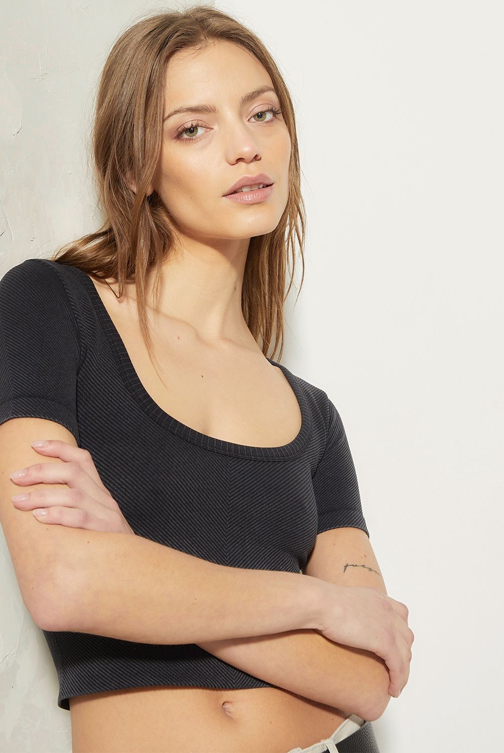 AMERICANINO - Crop Top Manga Corta Mujer Americanino