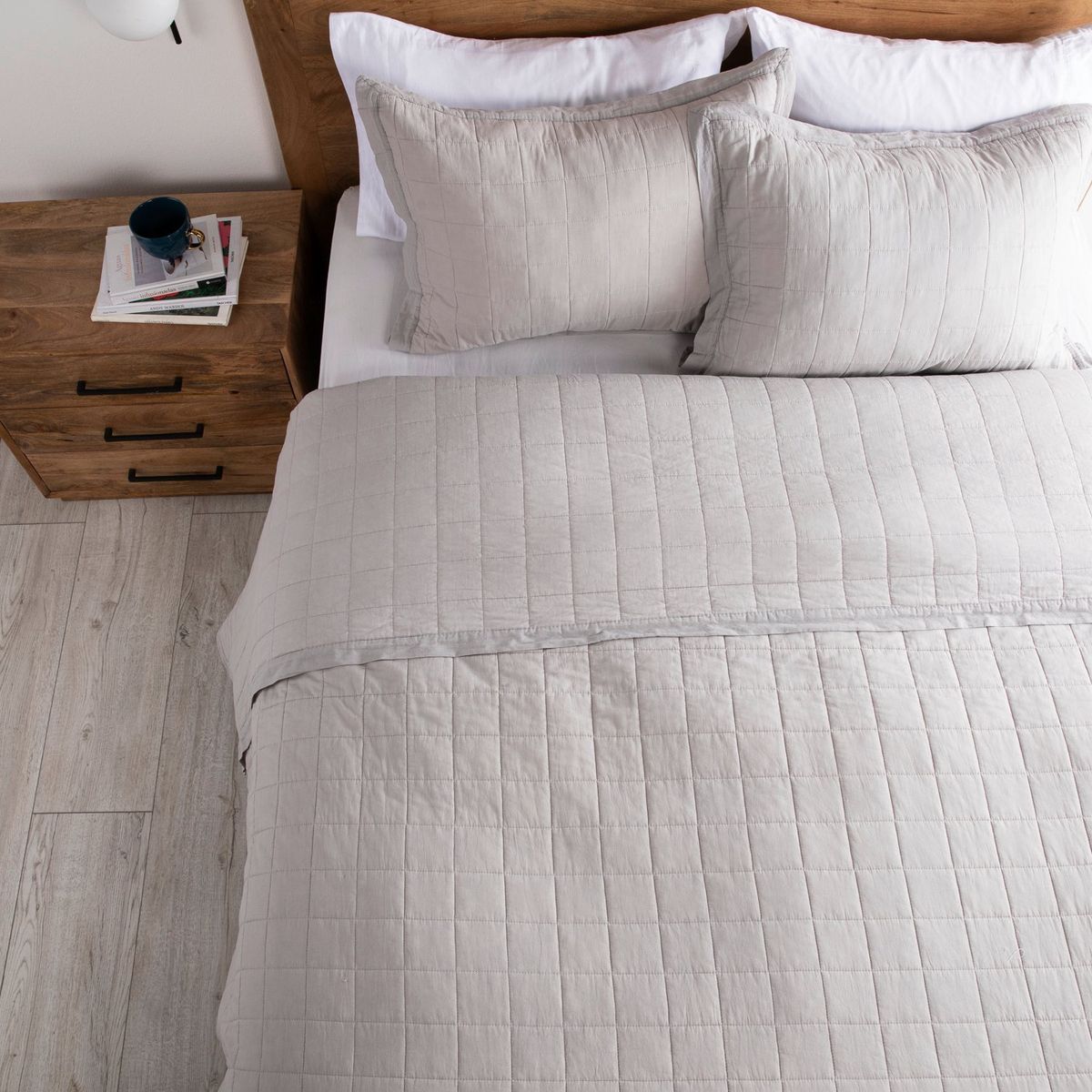 BASEMENT HOME - Cubrecama Estampado Basement Home Square Blanco