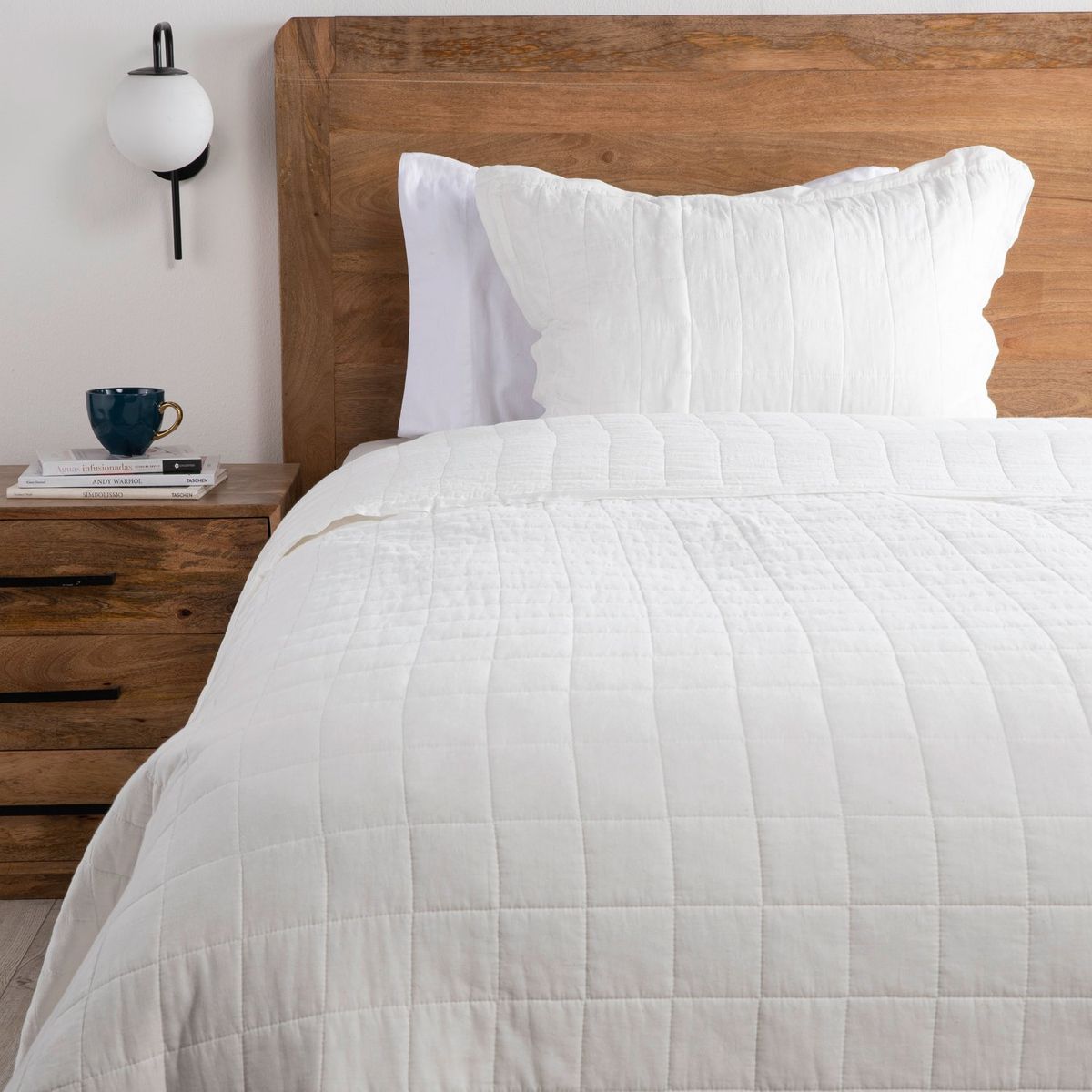 BASEMENT HOME - Cubrecama Estampado Basement Home Square Blanco