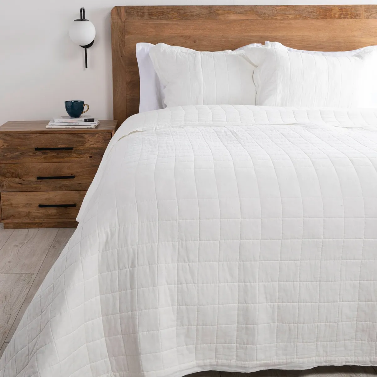 BASEMENT HOME - Cubrecama Estampado Basement Home Square Blanco