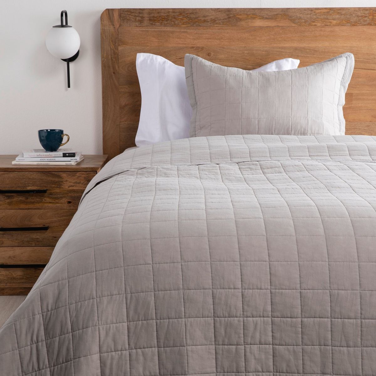 BASEMENT HOME - Cubrecama Estampado Basement Home Square Blanco