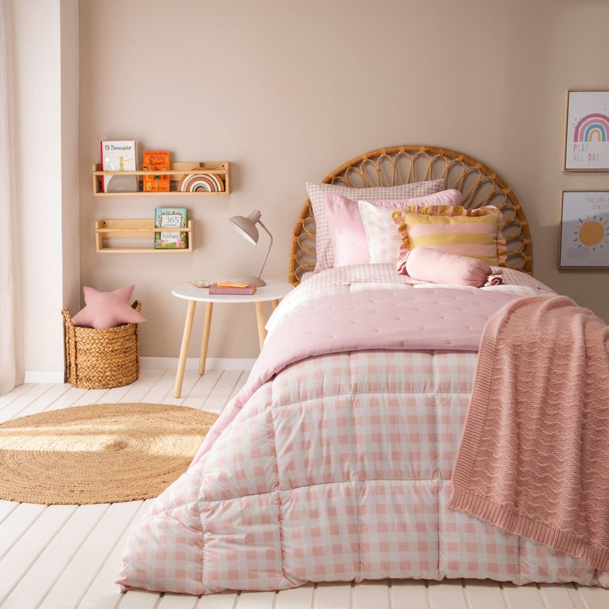 MICA KIDS - Cubrecama Infantil Estrellas Rosado 1.5 Plazas Mica Kids