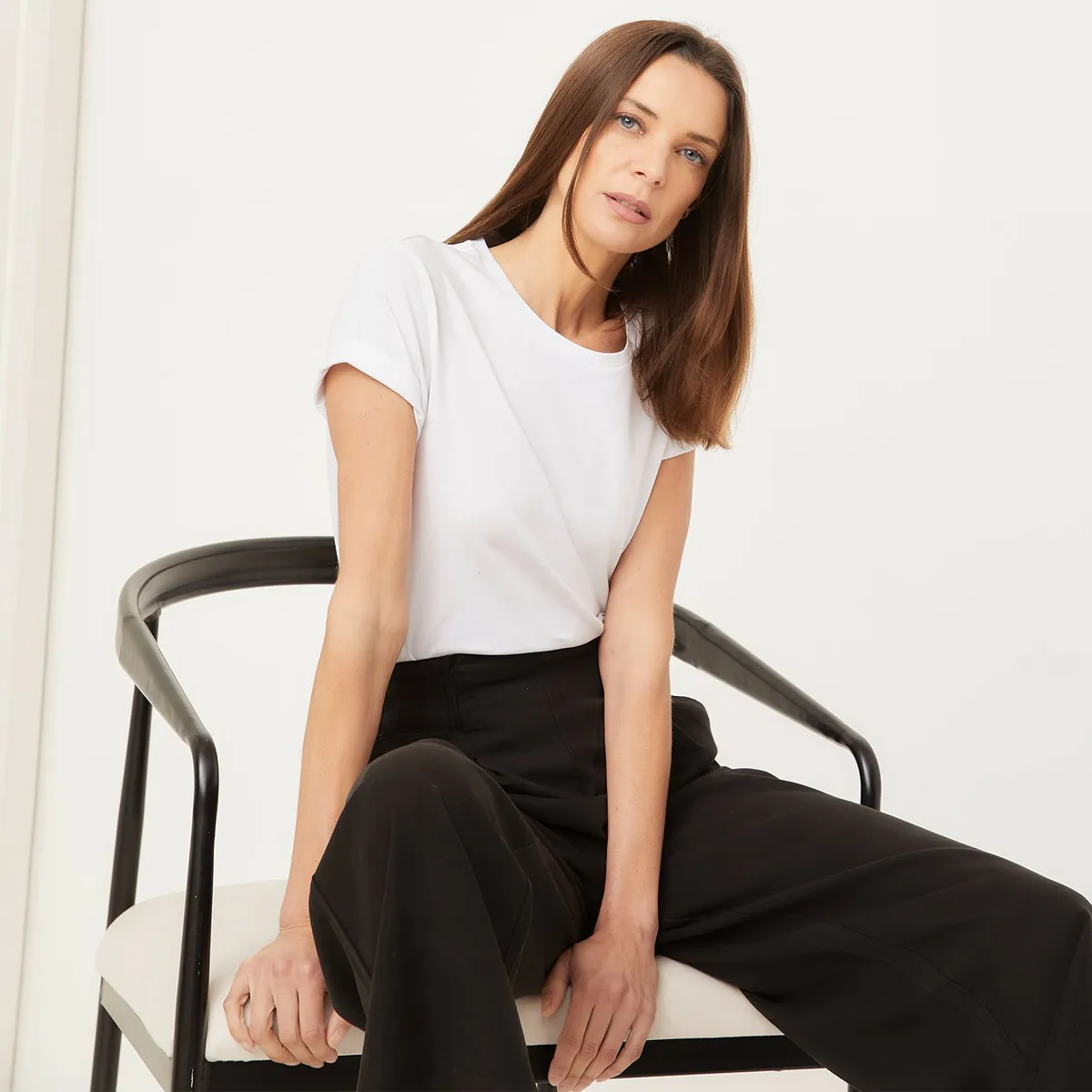 BASEMENT - Polera Casual Basement Manga Corta Algodón Orgánico Mujer