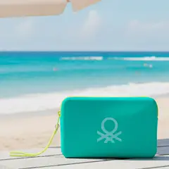 BENETTON - Estuche de Silicona Para Playa