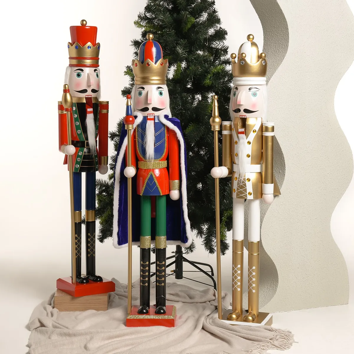 MICA - Adorno Cascanuez Blanco 120 Cm Para Navidad Mica