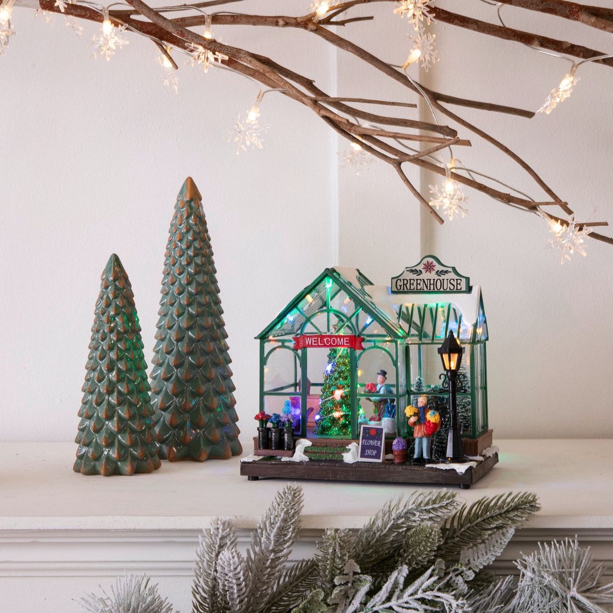 MICA - Adorno Villa Aldea Invernadero 21X19 Cm Navideña Mica