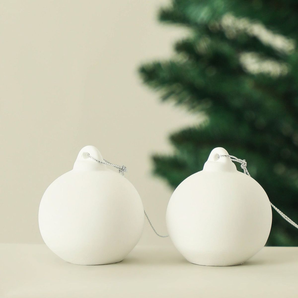 MICA - Set Pinta Tus Propias Esferas Navideñas Mica