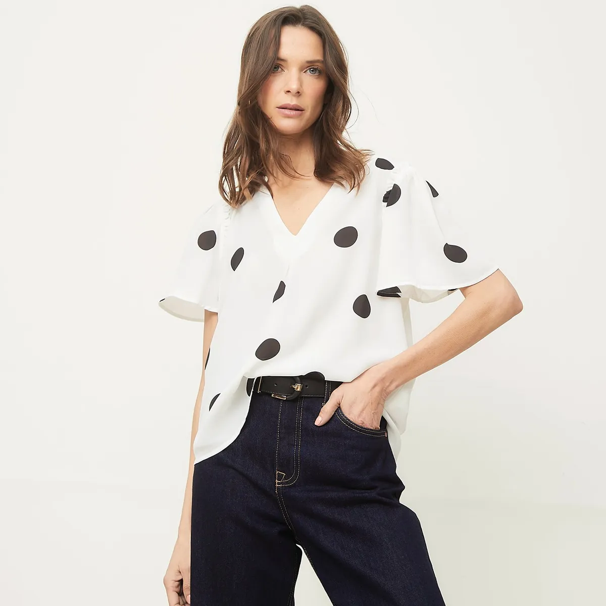 BASEMENT - Blusa Basement Manga Corta Cuello V con Diseño