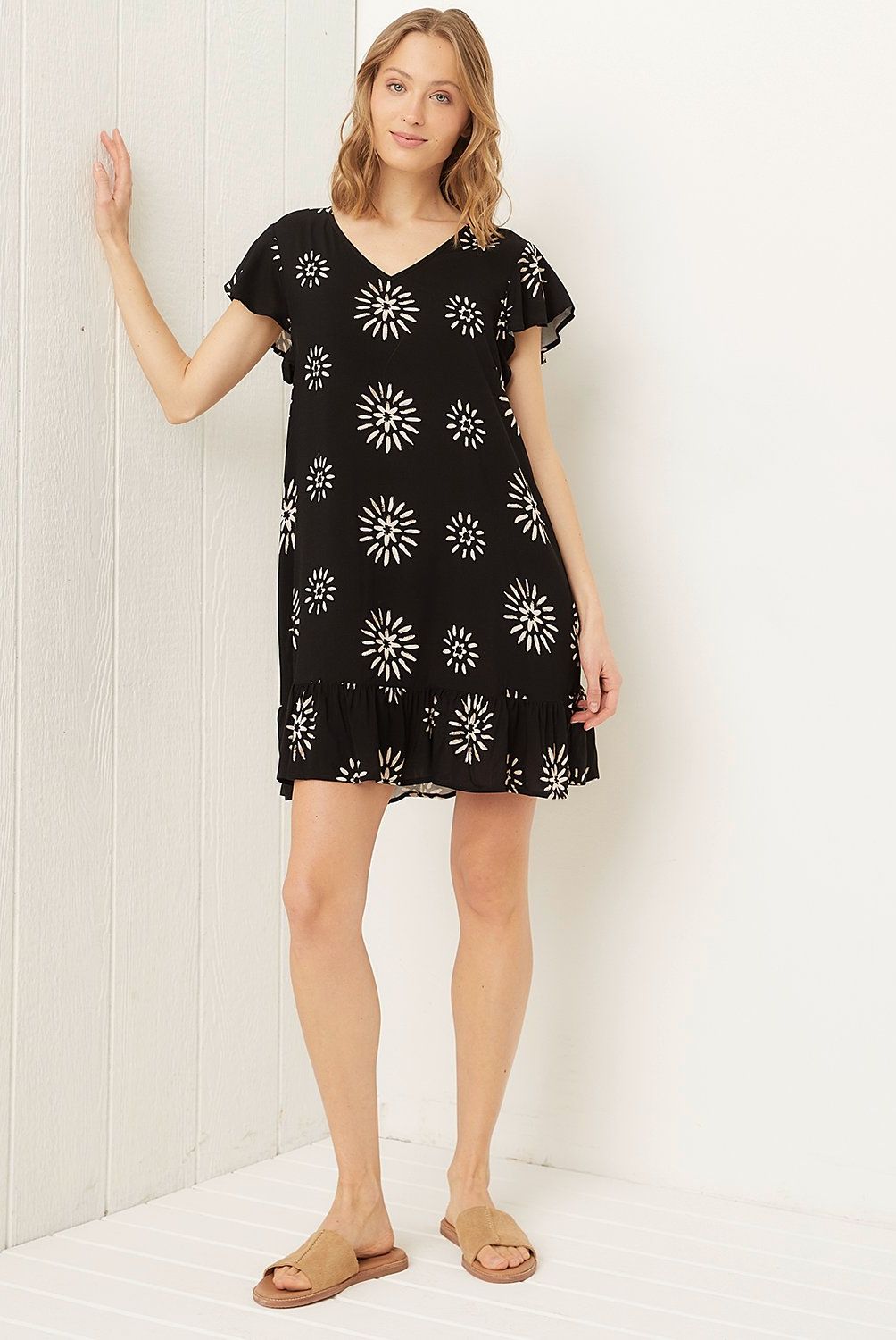 UNIVERSITY CLUB - Vestido University Club Corto con Estampado y Vuelo