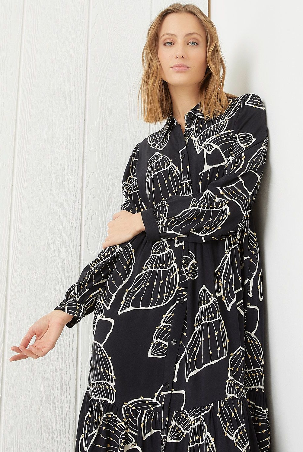 UNIVERSITY CLUB - Vestido Midi University Club Estampado Conchas Cuello Camisero