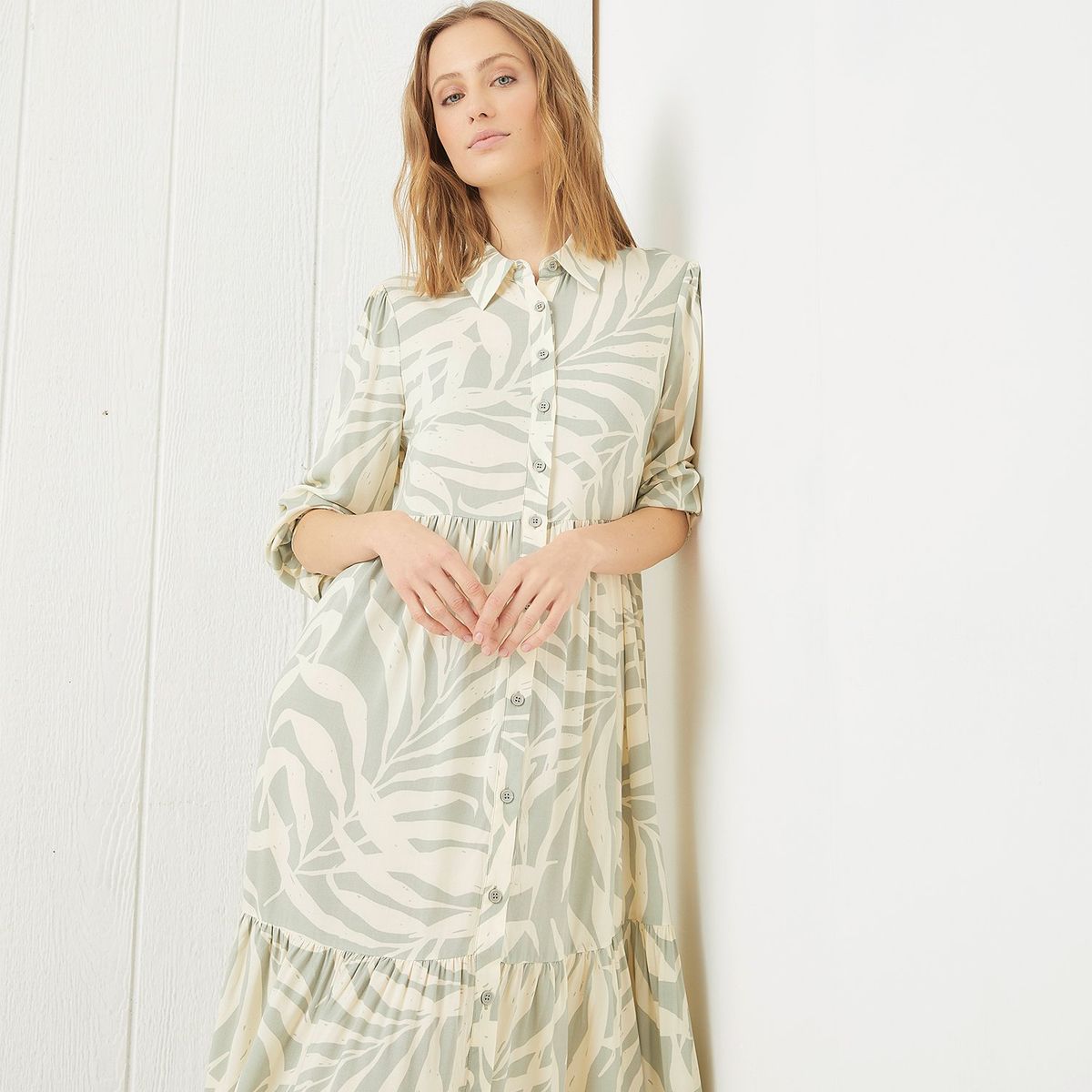 UNIVERSITY CLUB - Vestido Midi University Club Estampado Conchas Cuello Camisero