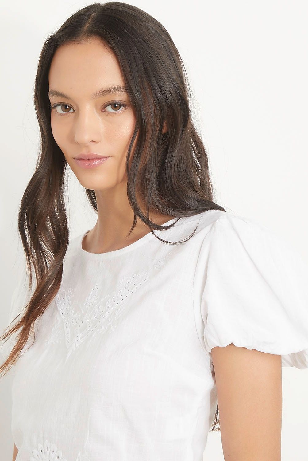 SYBILLA - Blusa Cropped Broderie Manga Corta Mujer Sybilla