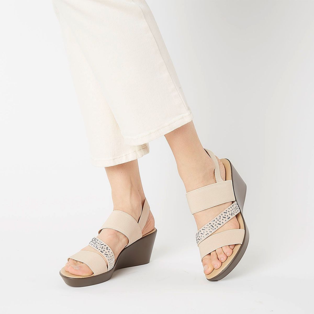 UNIVERSITY CLUB - Sandalia Mujer Beige University Club