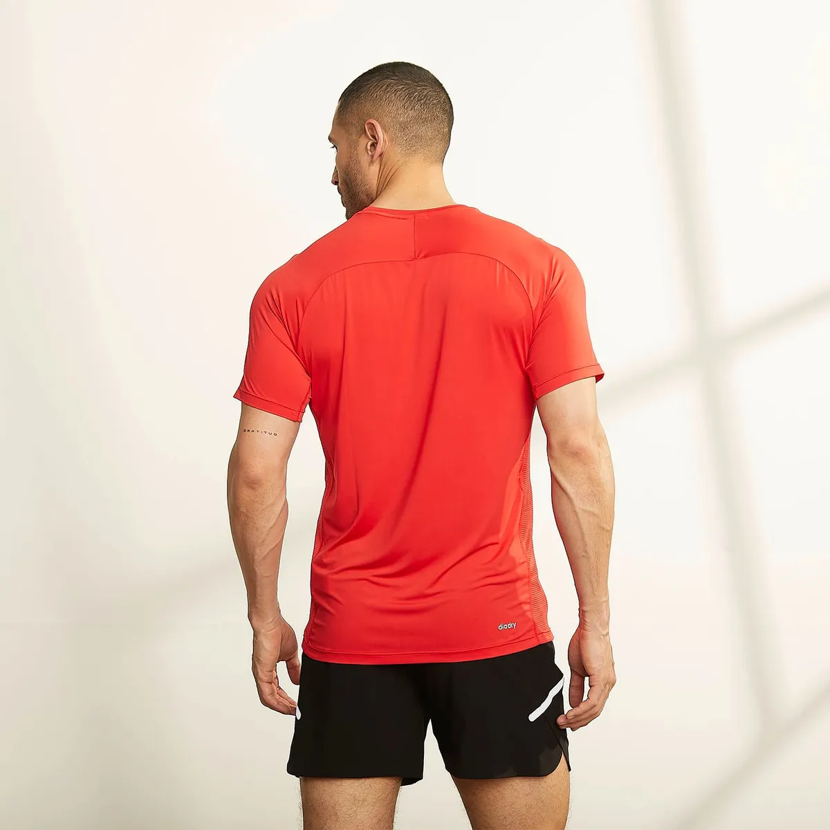 DIADORA - Polera Deportiva Manga Corta Hombre Diadora