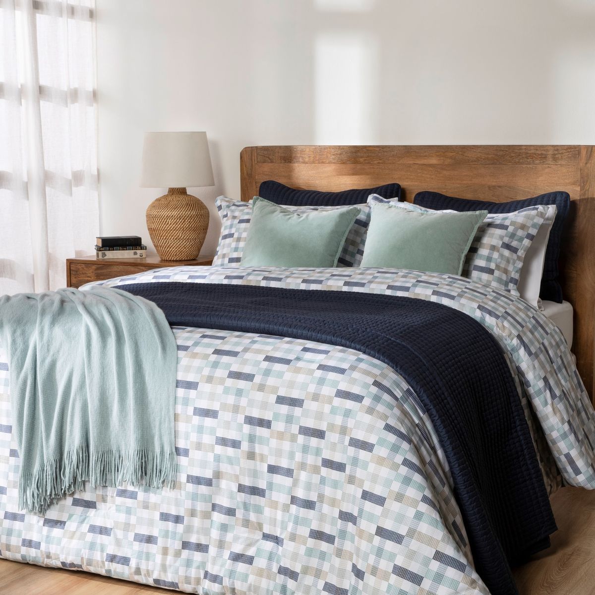 BASEMENT HOME - Plumón Estampado Reversible Born Basement Home