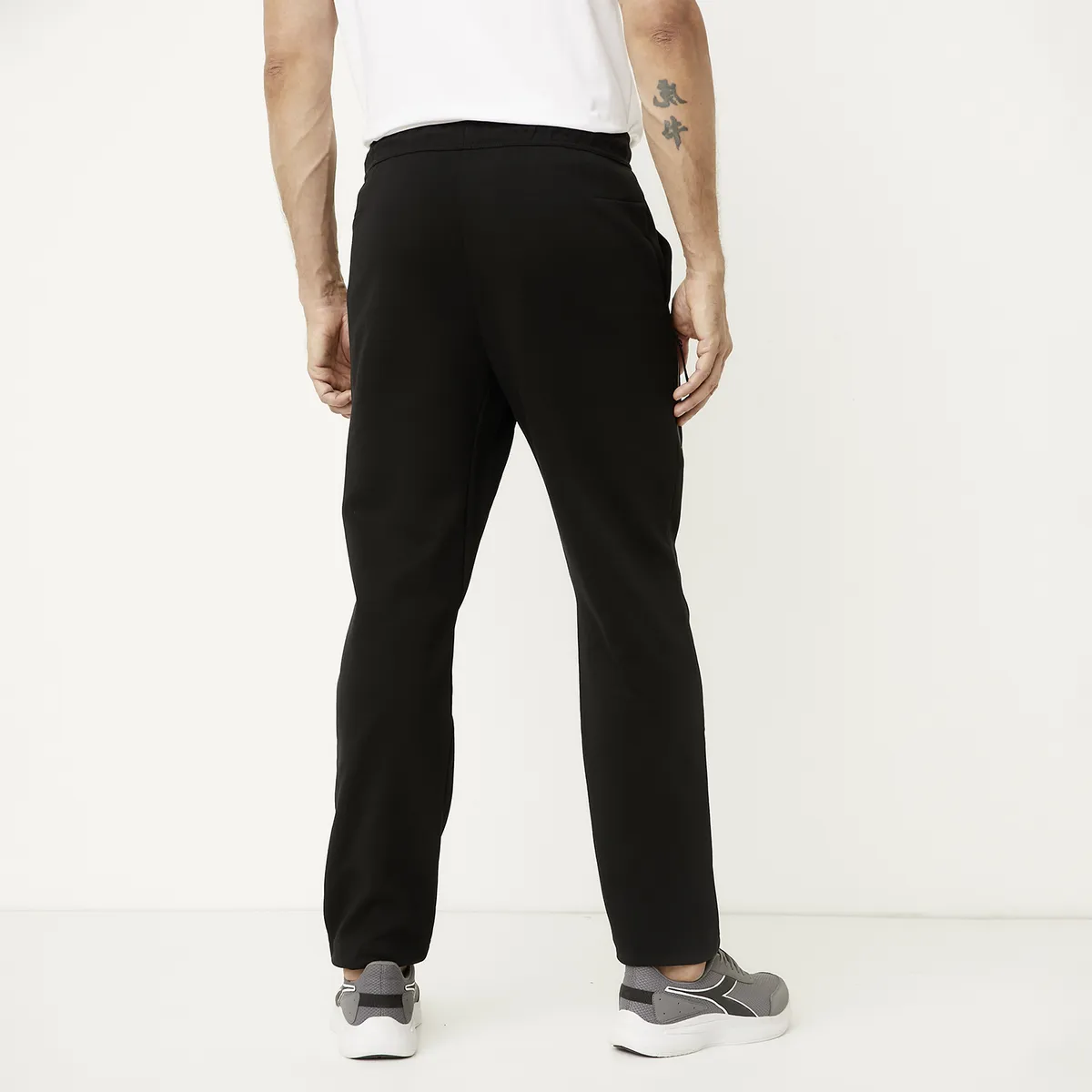 DIADORA - Pantalón de Buzo Fit Regular Diadora