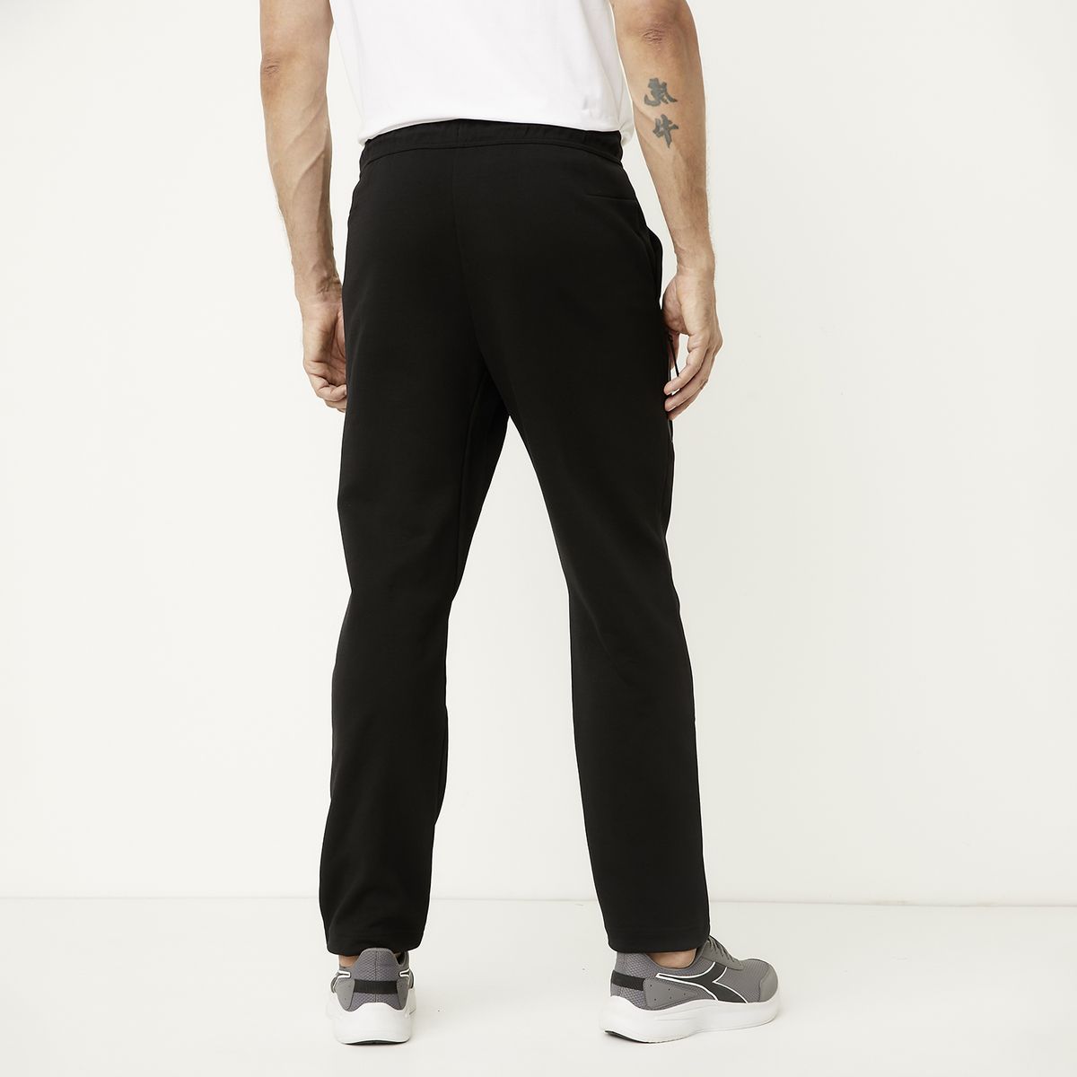 DIADORA - Pantalón de Buzo Fit Regular Diadora