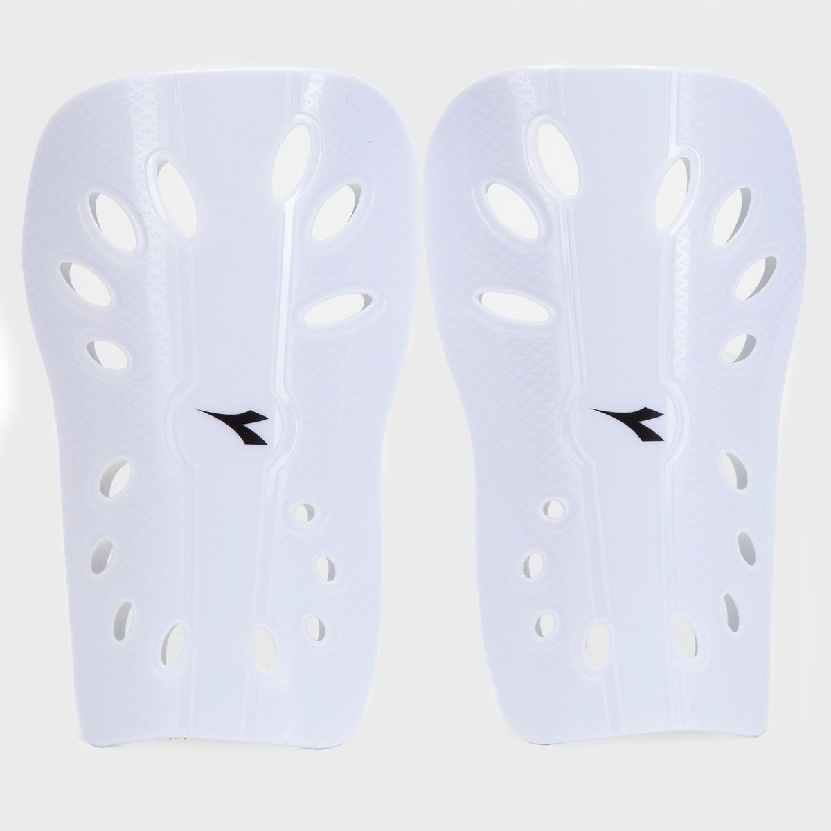 DIADORA - Canillera Diadora