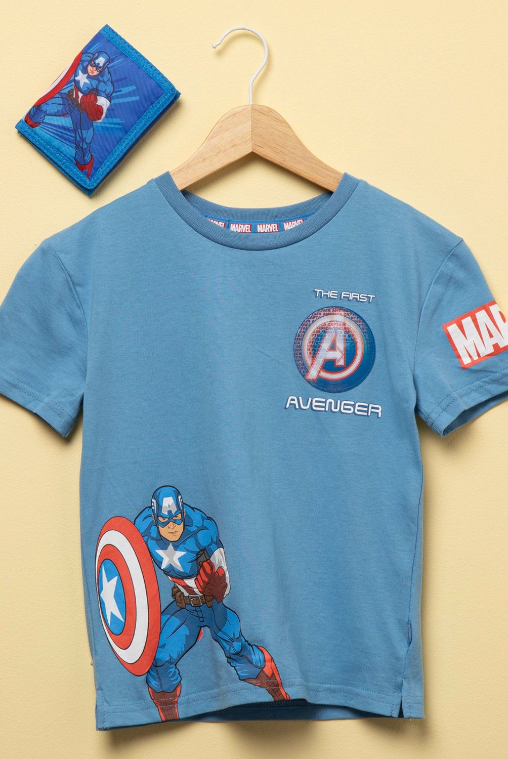 AVENGERS - Conjunto Polera y Billetera Niño Avengers Capitán América