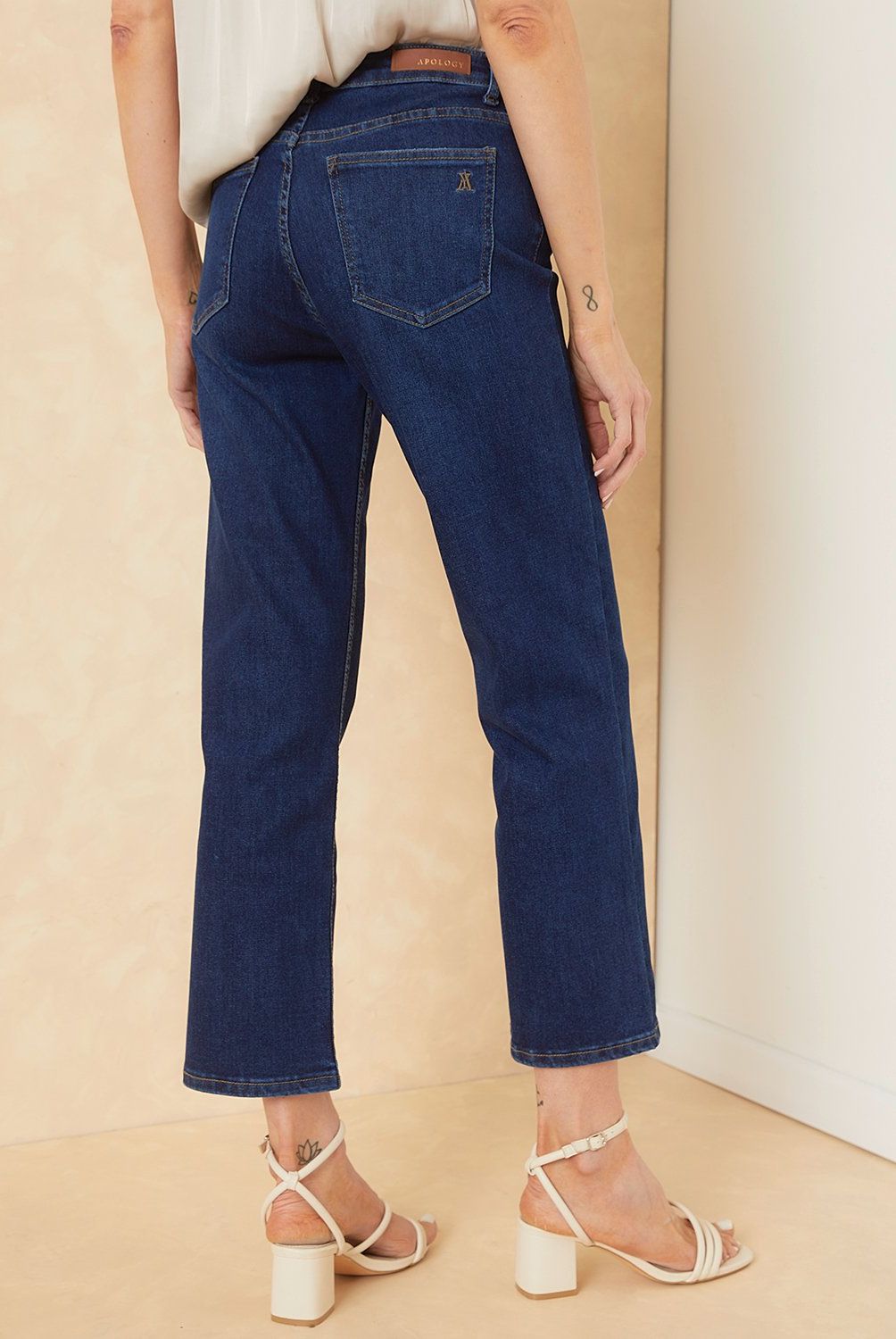 APOLOGY - Jeans Straight Apology Tiro Alto Mujer Calce Wide Leg