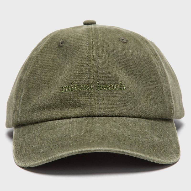 BASEMENT - Gorro Basement Mujer Estilo Casual y Moderno