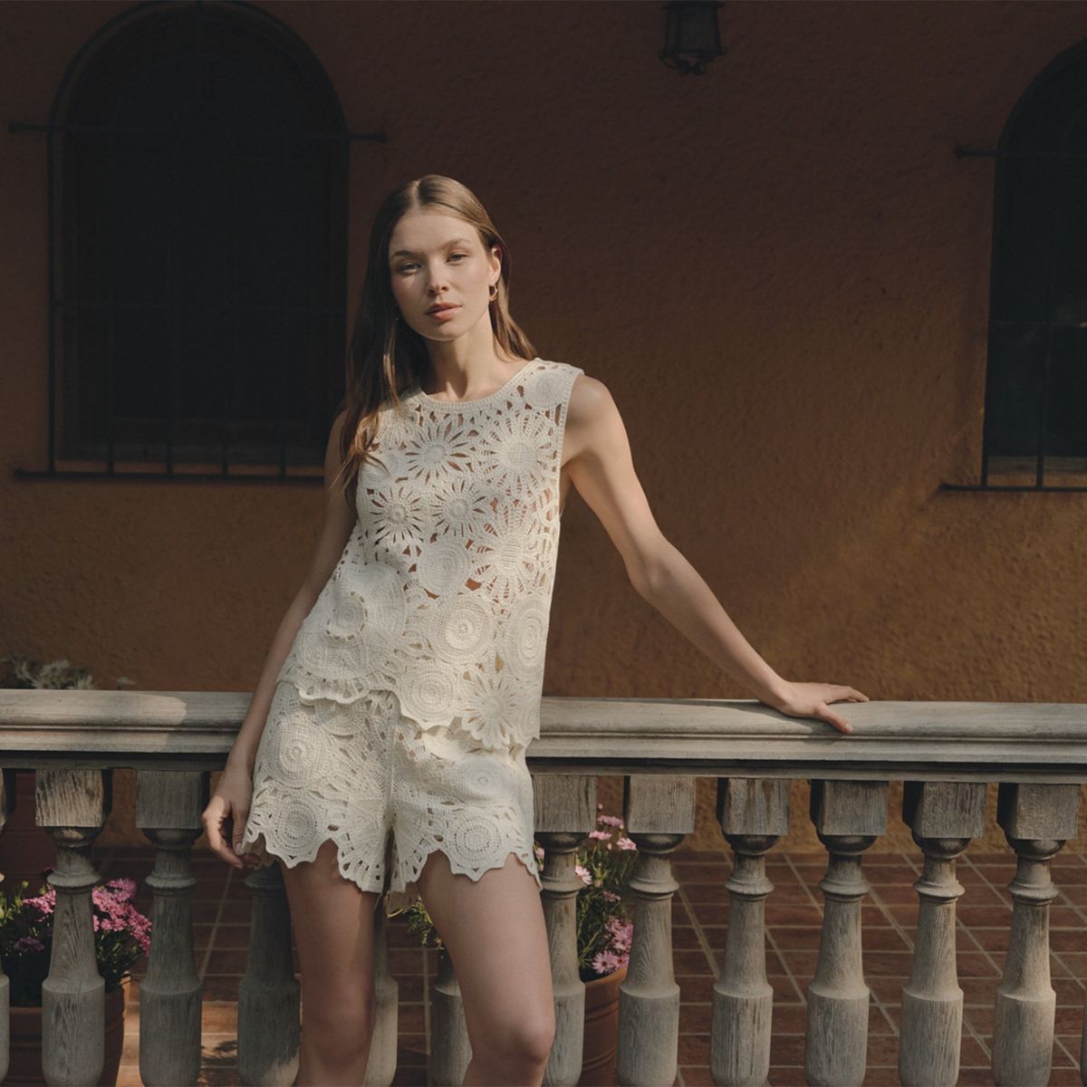 BASEMENT - Short Mujer Basement