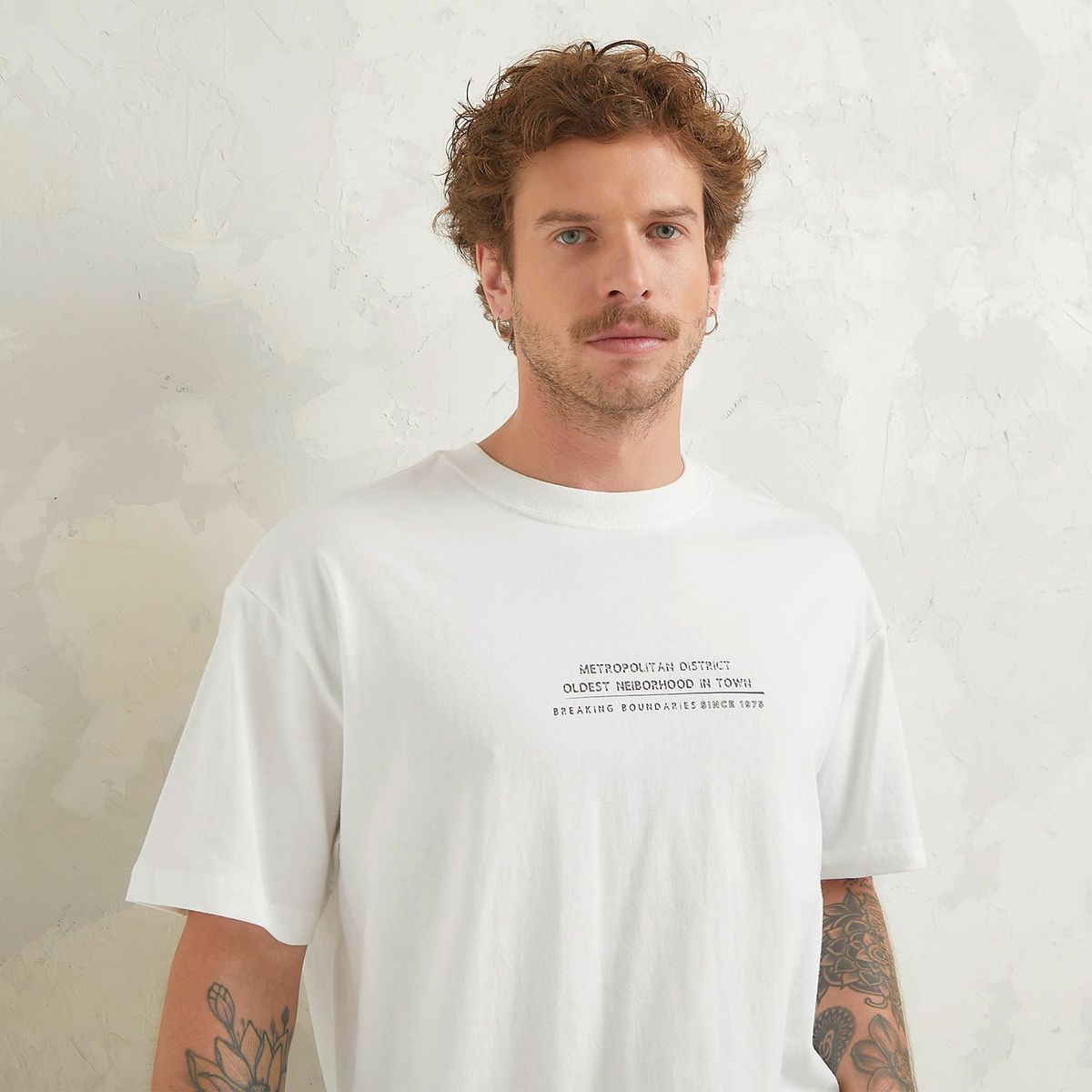 AMERICANINO - Polera Americanino Manga Corta Regular Fit Hombre Algodón Estampada