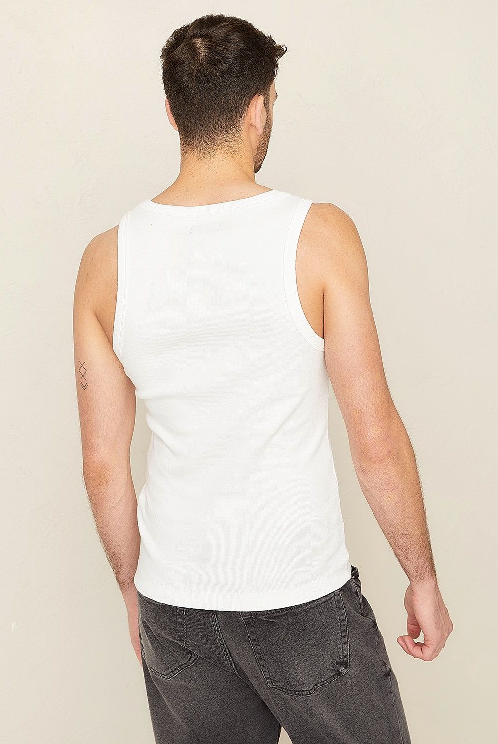 BASEMENT - Polera Sin Mangas Basement Slim Fit Algodón Hombre