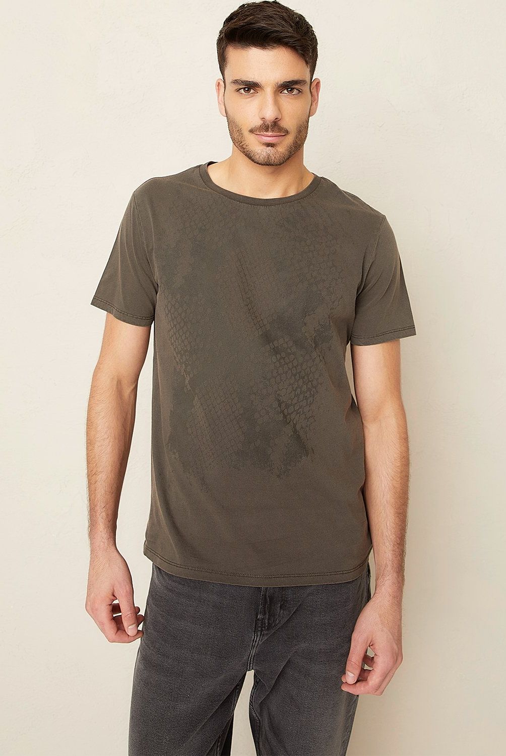 BASEMENT - Polera Basement Manga Corta Algodón Hombre Estampada
