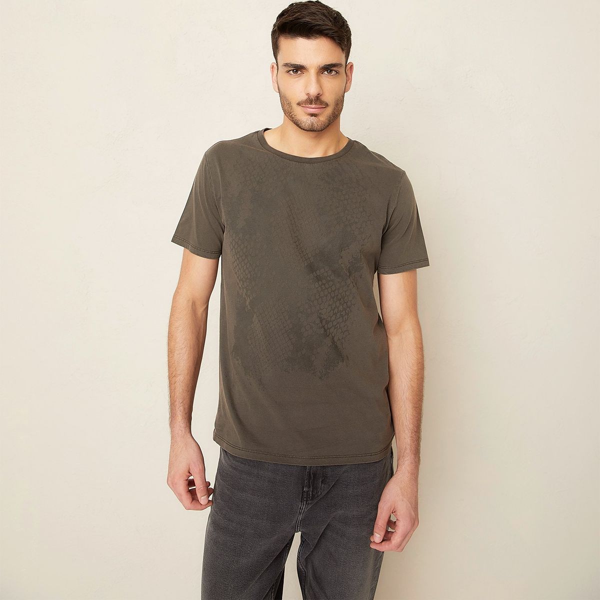 BASEMENT - Polera Basement Manga Corta Algodón Hombre Estampada