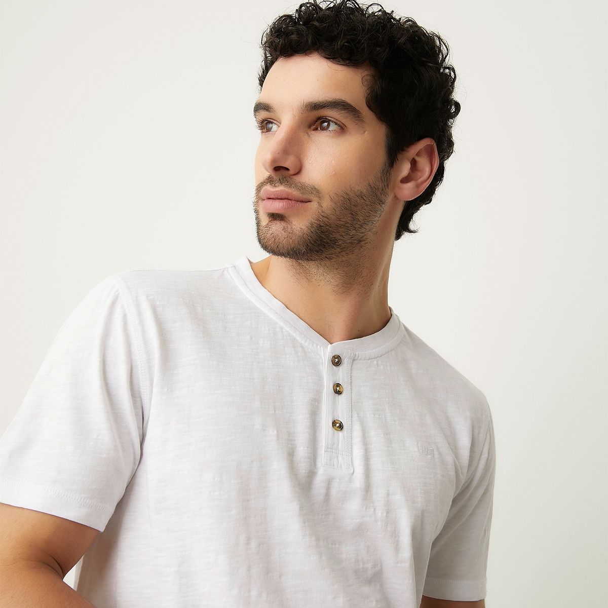 UNIVERSITY CLUB - Polera University Club Manga Corta Cuello Henley Hombre Algodón