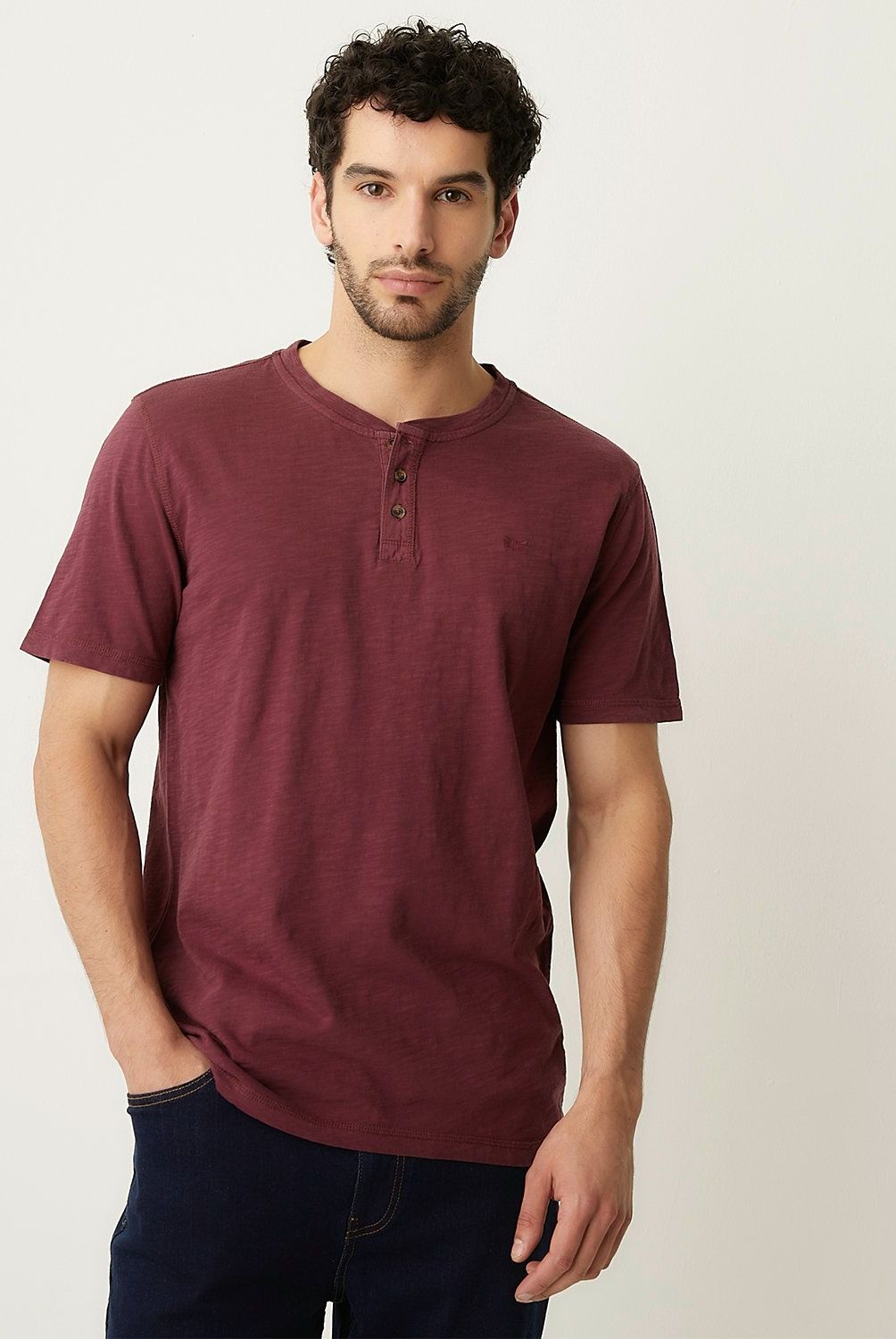 UNIVERSITY CLUB - Polera University Club Manga Corta Cuello Henley Hombre Algodón