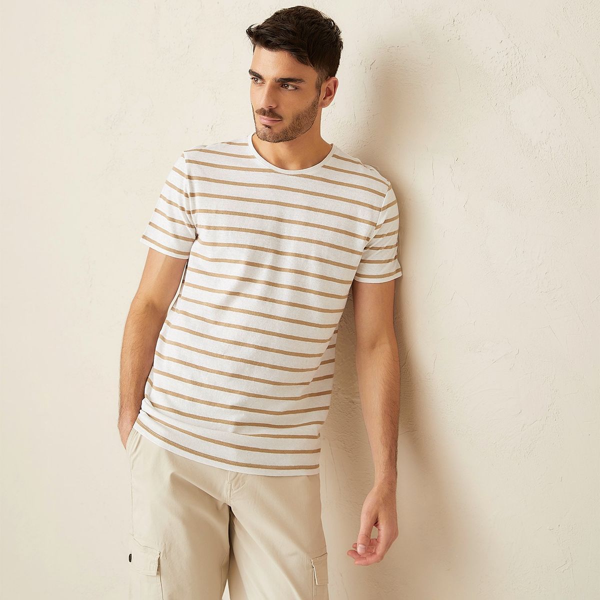 BASEMENT - Polera Basement Manga Corta Lino Rayas Hombre Regular Fit