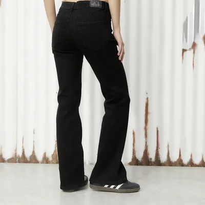 Imagen 2 del producto Jeans Flare Tiro Medio Mujer