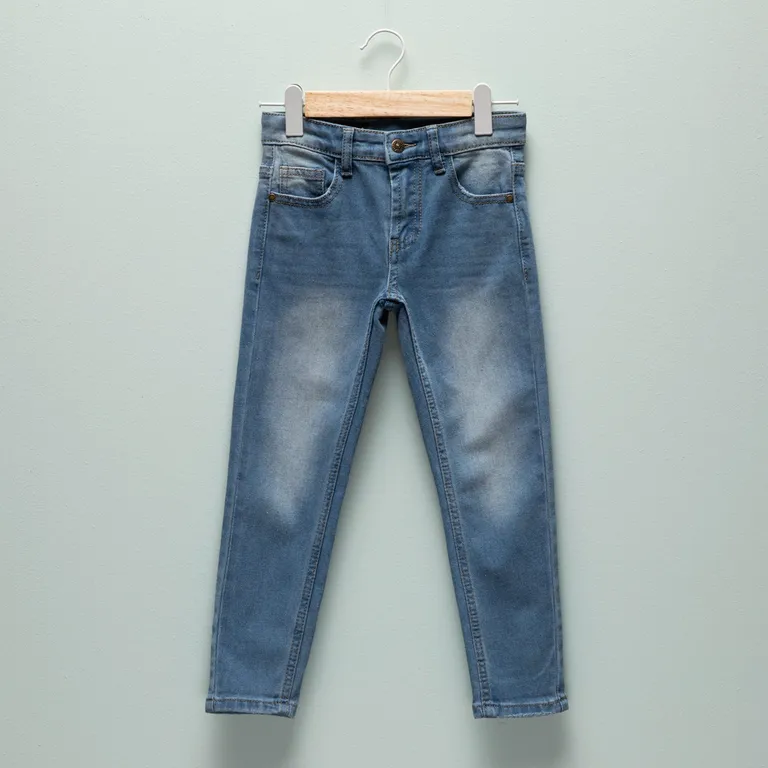 Jeans Fit Tiro Medio Niño