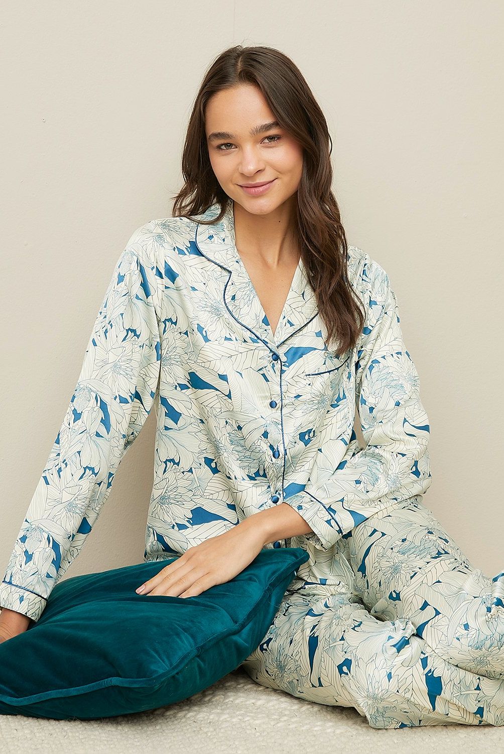 BLU - Conjunto Pijama Mujer Blu Satín Estampado Floral